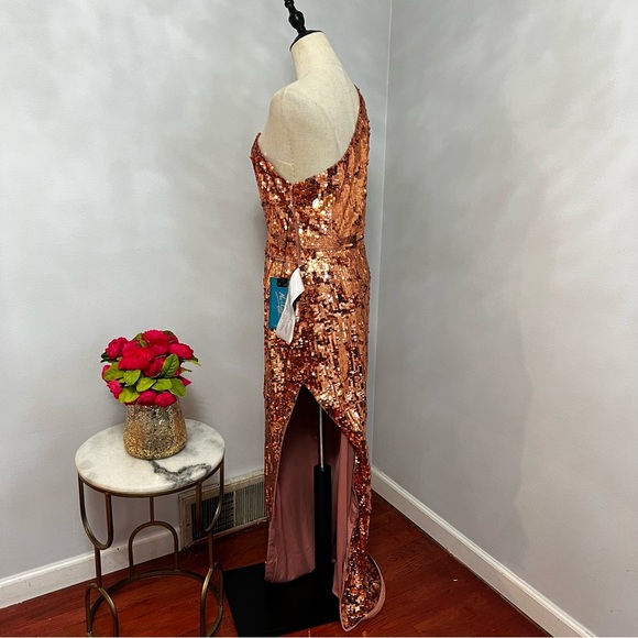 MAC DUGGAL Copper Long Sleeve One Shoulder Sequin Gown With Slit - New W/Tag - Picture 16 of 17